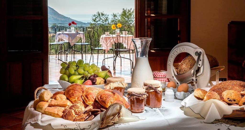 Poggio Di Mare Bed and Breakfast Castelluzzo Buitenkant foto